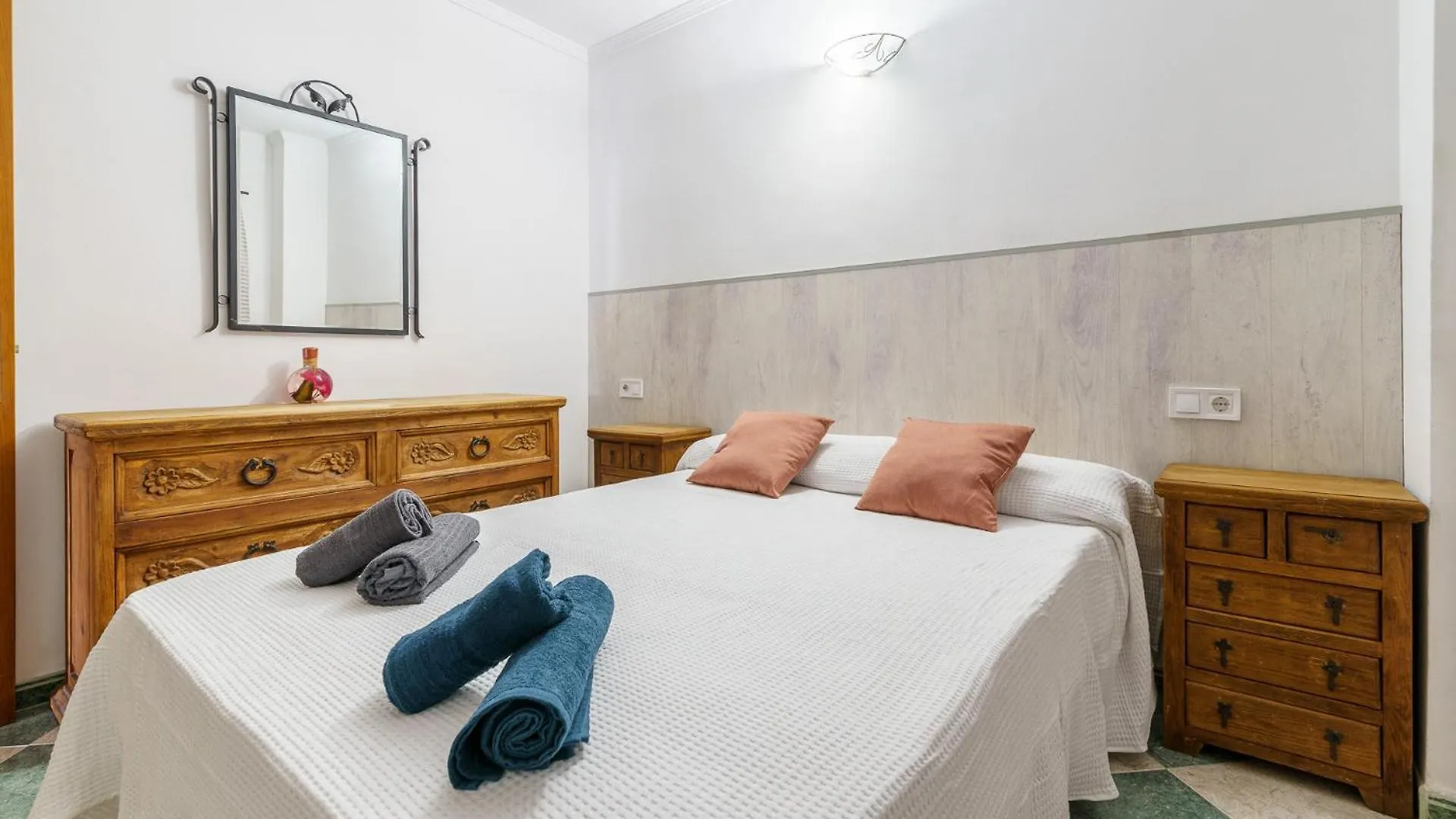 Malagasuite Relax & Pool Torremolinos Apartment